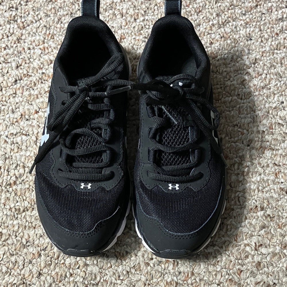 Under Armour Black Sneakers EUC - Picture 2 of 9